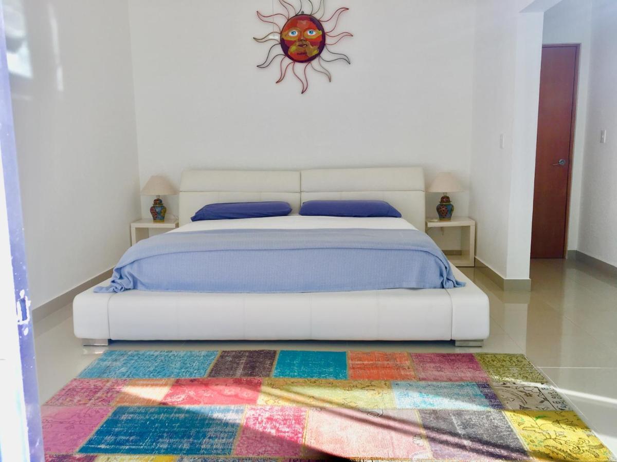 לינה וארוחת בוקר פלאייה דל כרמן Casa Rioja Playacar מראה חיצוני תמונה