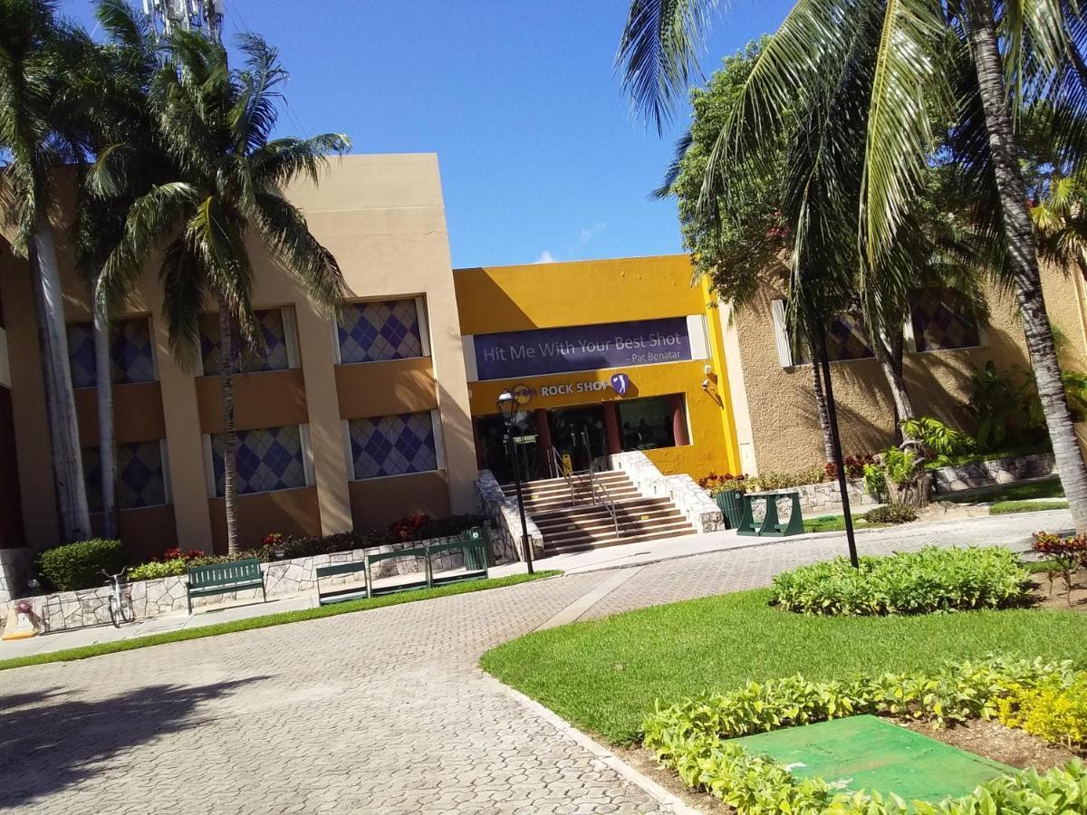 לינה וארוחת בוקר פלאייה דל כרמן Casa Rioja Playacar מראה חיצוני תמונה